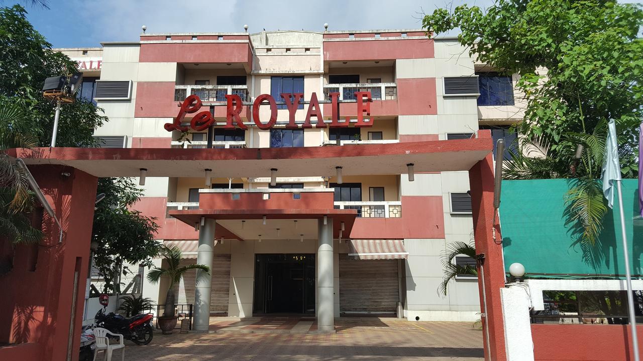 Le Royale Hotel Dadra Eksteriør billede